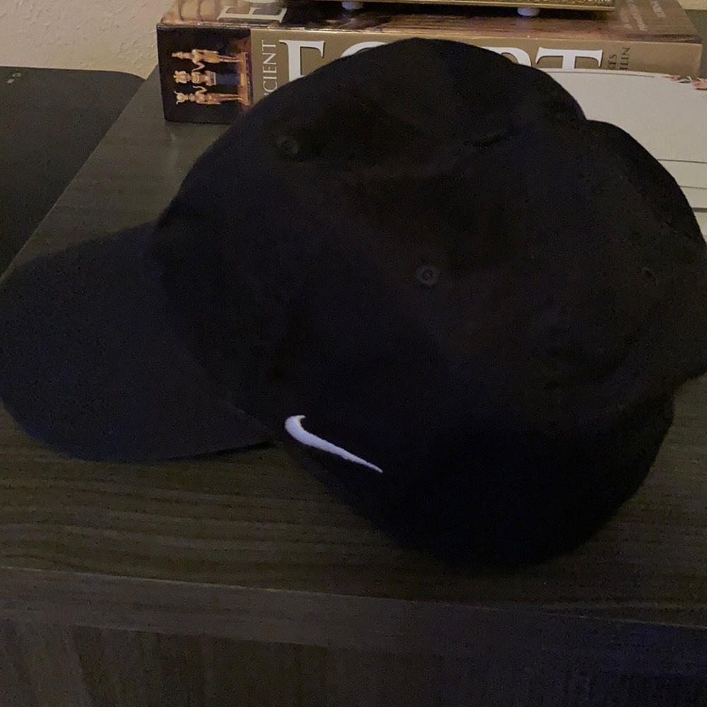 Nike hat - Picture 3 of 6